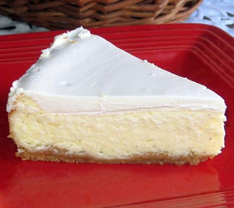 In Europe, American-style cheesecakes exist and are often known simply as Philadelphia. This recipe features a sweetened sour cream topping. Polish Cheesecake, American Cheesecake, Philadelphia Recipes, Butter Pastry, Polish Desserts, Farmers Cheese, Sweet Butter, Cream Cheese Cookies, Soften Cream Cheese