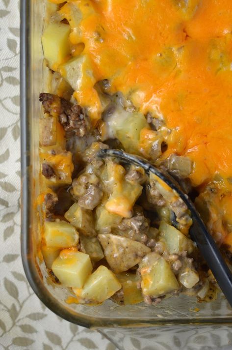 Ground Beef and Potato Casserole | A Taste of Madness Beef And Potato Casserole, Ground Beef Potato Casserole, Beef Potato Casserole, Casserole Beef, Crockpot Recipes Beef Stew, Ground Beef And Potatoes, Easy Ground Beef, Potatoe Casserole Recipes, Beef And Potatoes