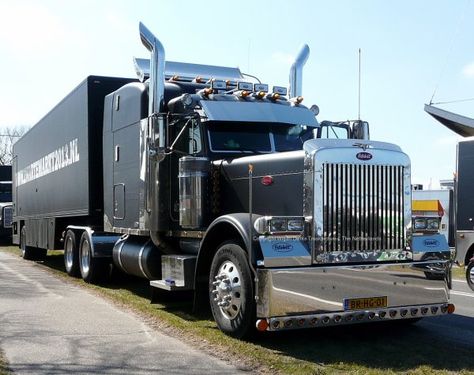 Mysterious Black American Trucks visit Truckrun Horst 2013 near America! Custom Peterbilt, Semi Trailer Truck, Ferrari F12berlinetta, Best Couple Pics For Dp, American Trucks, Dream Cars Mercedes, Black Truck, Train Truck, Custom Big Rigs