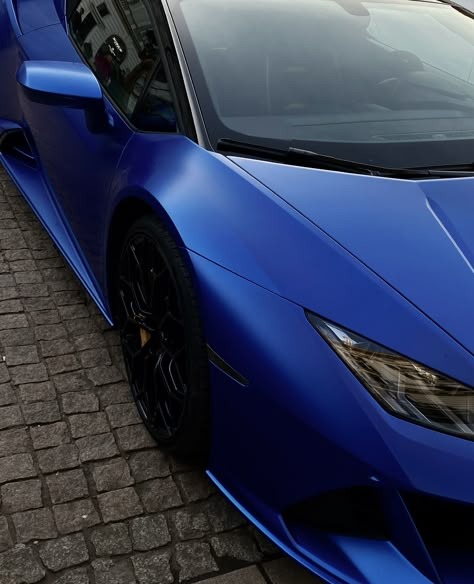 an aesthetic picture of a luxury car - blue lamborghini huracan. Lamborghini Aventador Aesthetic, Toyota Trueno, Toyota Sprinter, Blue Lamborghini, Create Aesthetic, Car Paint Jobs, Everything Is Blue, Aesthetic Car, Luxury Car Interior