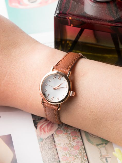 Girls Fasion, Glasses Frames Trendy, Pretty Watches, Colour Combinations Fashion, Brown Leather Watch, Diy Fashion Hacks, Retro Women, Women's Belt, Gold Accessories