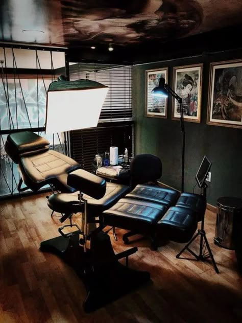 Tattoo Shops Near Me: A Guide for Tattoo Enthusiasts & First-Time Seekers Tattoo Studio Interior Aesthetic, Small Tattoo Shop Interior, Tattoo Parlor Interior, Tattoo Booth Ideas, Small Tattoo Studio Interior, Tattoo Room Studio, Tattoo Parlor Aesthetic, Tattoo Shop Ideas, Tattoo Studio Decoration