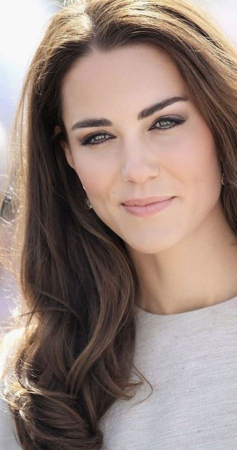 Princess Katherine Hair, Princess Catherine Makeup, Princess Catherine Hair, Kate Middleton Makeup, Principe William Y Kate, Kate Middleton Style Outfits, Düşes Kate, Princesse Kate Middleton, Looks Kate Middleton