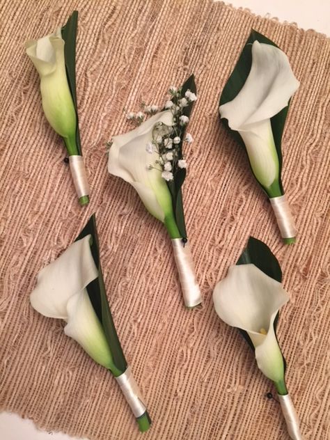 Calla Bridal Bouquet, Calla Lilly Boutineer Ideas, Buket Wedding, Calla Lily Wedding Decorations, Corsage Calla Lily, Boutineer Ideas Wedding, Groom Boutonniere Calla Lily, Calla Boutonniere, Calla Lily Wedding Centerpiece