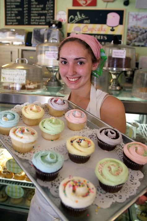 Magnolia Cupcakes, Cupcake Strawberry, Village Bakery, Magnolia Bakery, Cake Mug, Magnolias Bakery, Vanilla Icing, Birthday Desserts, Nyt Cooking