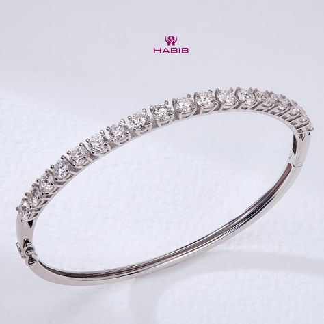 Half Tennis Bracelet Diamond, Half Tennis Bracelet, Diamond Bangles, Bracelet Diamond, Accesories Jewelry, Wedding Gold, Shine Bright Like A Diamond, Stylish Outfit, Diamond Bangle