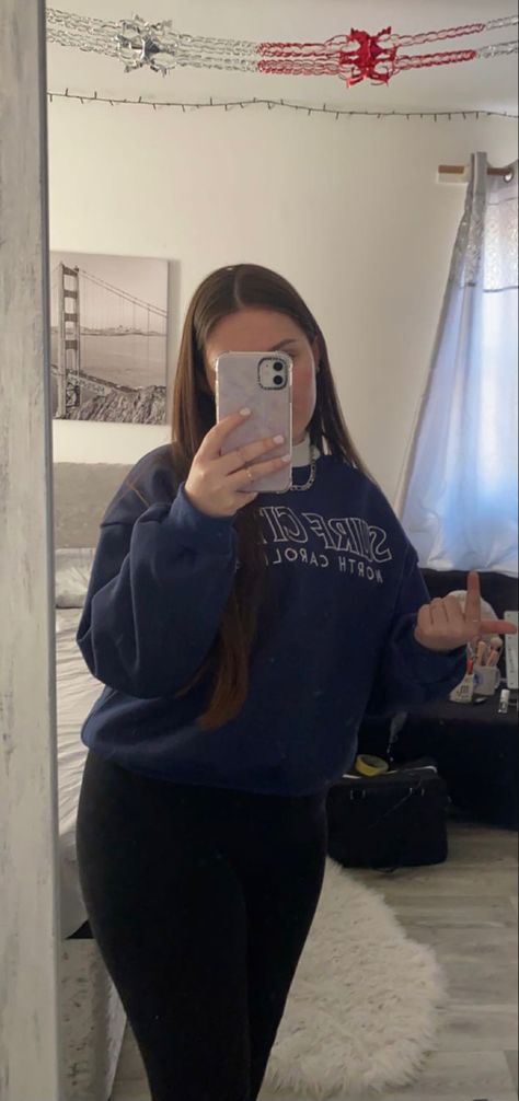 Dark Blue Sweatshirt Outfit, Blue Sweatshirt Outfit, Dark Blue Sweatshirt, Sweatshirt Outfit, Blue Sweatshirt, Junior Outfits, Dark Blue, Mirror Selfie, Sweatshirts