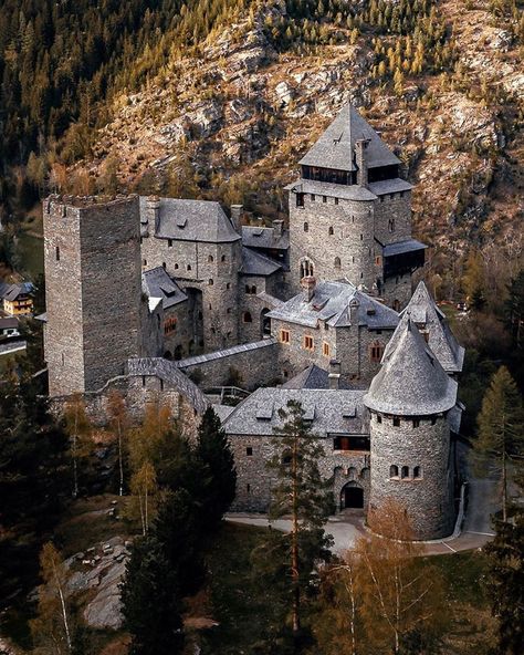 Castles and Palaces on Instagram: “Finstergrün Castle, Austria.  A closer look reveals that Finstergrün Castle today consists of two castles. The old castle is only preserved…” Chateau Medieval, Castle Mansion, European Castles, Castle Ruins, Chateau France, Fantasy Castle, Beautiful Castles, Gothenburg, A Castle