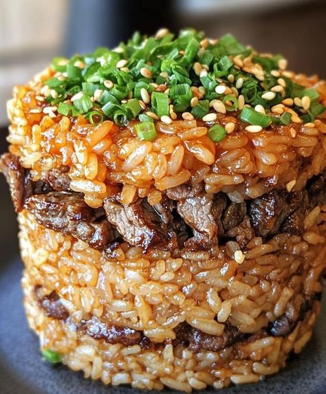 𝓢𝓲𝓹 𝓢𝓸𝓬𝓲𝓮𝓽𝔂 | Sesame Ginger Beef Rice Stack | Facebook Lora Chef Recipes, Lora Chef, Sesame Ginger Beef, Ginger Beef, Beef Rice, Cooking For 2, Sesame Ginger, Asian Inspired Dishes, Taiwanese Food