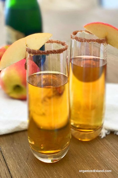 Apple Cider Mimosas Recipe - Organized Island Cider Mimosa Recipe, Apple Mimosa, Mimosas Recipe, Apple Cider Mimosa Recipe, Cider Mimosa, Spinach Feta Quiche, Making Apple Cider, Cider Mimosas, Apple Cider Mimosa