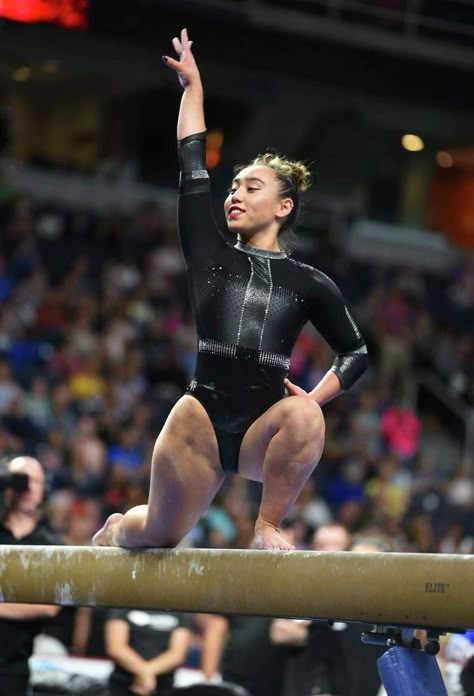 Katelyn Ohashi, Amazing Gymnastics, Gymnastics Photos, Gymnastics Photography, Usa Gymnastics, Gymnastics Pictures, Artistic Gymnastics, Female Gymnast, Gymnastics Girls