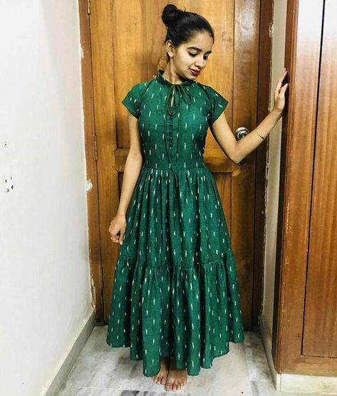 Green Frocks For Women, Cotton Long Frocks For Women, Cotton Long Frocks, Money Dresses, Anarkali Design, Long Frocks For Women, Saree Kurta, Frocks For Women, Indian Anarkali Dresses