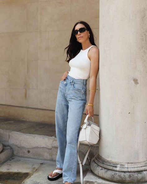 6 Jeans-and-Sandals Looks That Are Perfect for Spring | Who What Wear UK Cross Jeans Outfit, Minimal Summer Outfits, Cute Outfits Jeans, Jeans And Sandals, Cross Jeans, Outfits Jeans, Cute Outfits With Jeans, Agolde Jeans, Sandals Outfit