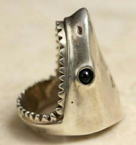 :O Shark Ring, Jewellery Art, Metal Bending, Antique Engagement Ring, Dope Jewelry, Funky Jewelry, Jewelry Inspo, Wood Jewellery, Animal Jewelry