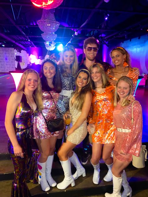 Aesthetic Outfits 80s, Disco Theme Party, 21 Bday, Disco Aesthetic, 70s Costume, 80s Disco, Disco Theme, Bar Crawl, Austin Powers