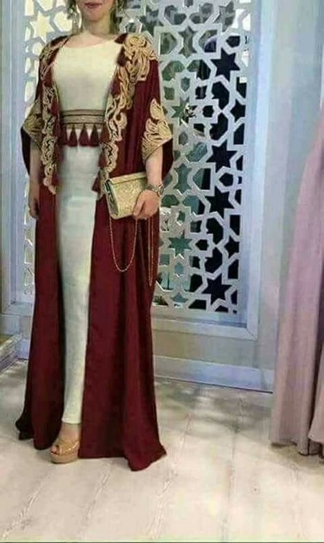 Arabic Wedding, Outfits Dress, Fashionable Outfits, Cape, Red, Gold, Dresses, Fashion Trends, White