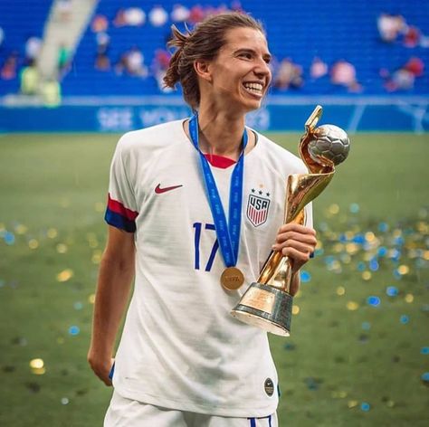 Tobin Heath Wallpaper, Soccer Emoji, Soccer Girlfriend, Soccer Usa, Female Football Player, Uswnt Soccer, Female Soccer, Christen Press, Tobin Heath