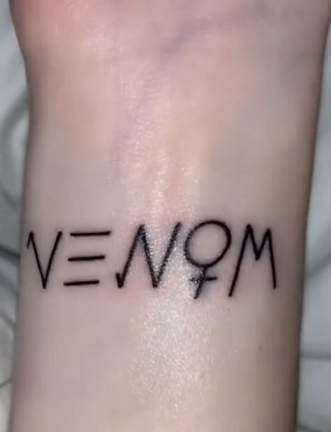 Women Venom Tattoo, Women Venom, Venom Women, Empowerment Tattoo, Tiktok Women, Venom Tattoo, Women In Red, Emo Tattoos, Empowering Tattoos