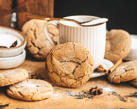 Brown Butter Chai Cookies Chai Cookies, The Perfect Cookie, Butter Pecan Cookies, Gooey Cookies, Coffee Cookies, Pecan Cookies, Oatmeal Raisin Cookies, Chai Spice, Raisin Cookies