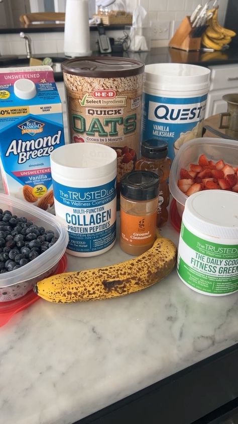 Marnie Goldberg, Workout In The Morning, Bowl Of Oatmeal, Breakfast Oatmeal, Sport Food, Good Morning Breakfast, Protein Meal, Gym Food, Collagen Protein