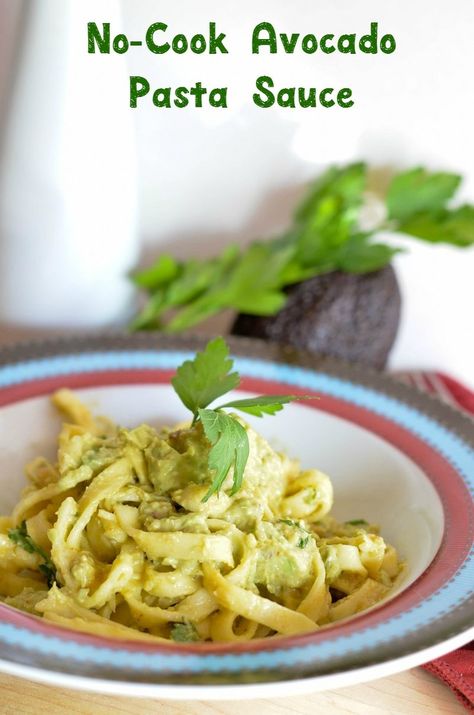 Want to get a healthy dinner on the table in just 20 minutes? You have to try my no-cook avocado pasta sauce recipe! Delicious & easy! Avocado Pasta Sauce, Avocado Recipes Pasta, Avocado Sauce Pasta, Pasta Sauce Recipe, Avocado Pasta, Best Pasta Salad, Family World, Healthy Changes, Amazing Appetizers