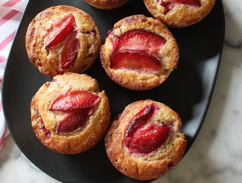 These gluten free muffins are delightfully moist with a subtle plum flavor. The tartness of rich, red blood plums together with the sweetness of vanilla is a perfect combination. A match made in heaven. Plum Muffins, Dairy Free Pancakes, Healthy Breads, Baking Therapy, Vanilla Muffins, Almond Muffins, Air Fryer Keto, Plum Recipes, Clean Breakfast