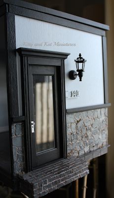 Mouse Door, Dollhouse Windows, Diy Fairy Door, Room Box Miniatures, Miniatures Diy, Miniature Scenes, Train Miniature, Miniature Rooms, House Miniatures