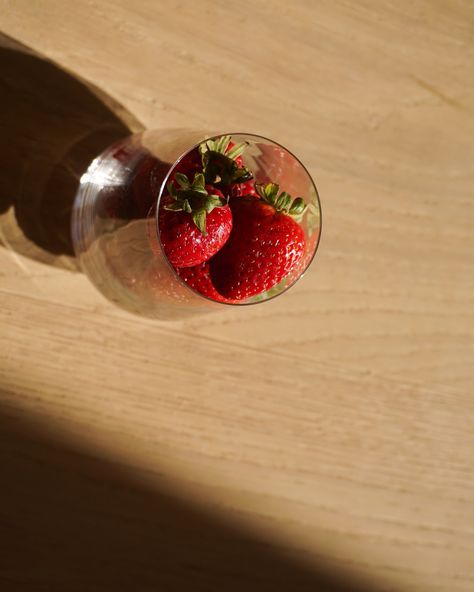 Introducing our version of a Strawberry Matcha Latte, The Strawberry³. It combines earthy richness from a ceremonial matcha blend and the juicy essence of ripe strawberries. Each sip offers a velvety, smooth texture enhanced by a natural sweetness. Meticulously crafted with fresh strawberry purée, strawberry infused almond milk and dehydrated strawberries. Available at our next pop up on Saturday, June 29th at Pace Pickleball Club. #matchalover #matcha #matchalatte #houstonfoodie #htx #... Strawberry Matcha Latte, Strawberry Purée, Dehydrated Strawberries, Houston Foodie, Strawberry Matcha, Ceremonial Matcha, Strawberry Puree, Matcha Latte, Fresh Strawberry