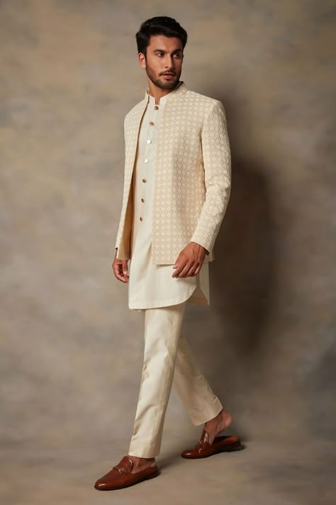 Mens Traditional Wear Poses, Roka Dress For Men, Kurta Pajama For Men Wedding, Indian Wedding Outfits Men Guest, Roka Outfit For Men, Traditional Men’s Clothing, Indian Mens Wedding Outfit, Wedding Guest Dress For Men, Mens Wedding Attire Indian