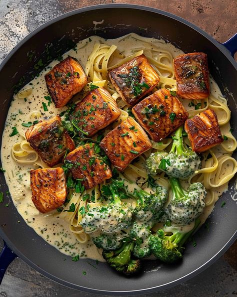 Salmon Alfredo, Salmon And Broccoli, Broccoli Alfredo, Blackened Salmon, Dinner Plans, Healthy Food Dishes, Food Babe, Healthy Lifestyle Food, Health Dinner Recipes