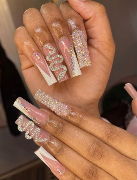 Type Of Lighting, Gucci Nails, Art Designs Ideas, Colored Acrylic Nails, Girly Acrylic Nails, Dope Nail Designs, Long Acrylic Nails Coffin, Nails 2022, Long Square Acrylic Nails