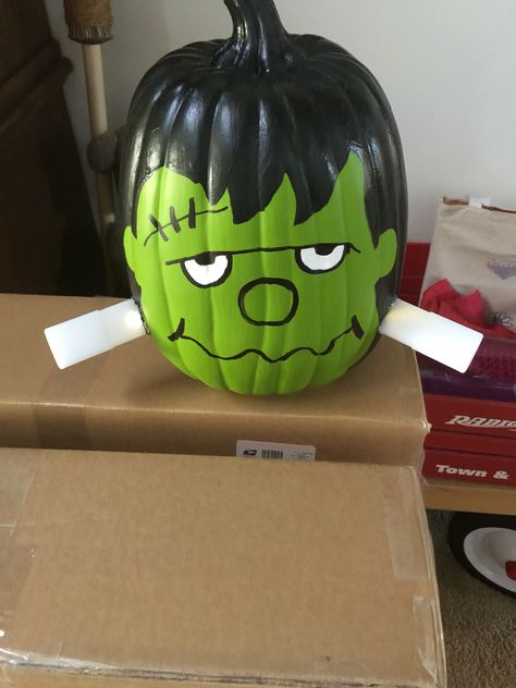 Frankenstine Pumpkin Paint, Frankinstine Pumpkin Painting Ideas, Pumpkin Frankenstein Face, Painted Frankenstein Pumpkin, Pumpkin Painting Frankenstein, Frankinstine Pumpkin Painting, Pumpkin Painting Ideas Frankenstein, Frankenstein Pumpkin Painting, Pumpkin Canvas Painting