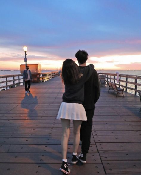 Sweet Couple Aesthetic, Aesthetic Couple Dp, Motor Balap, Kore Ulzzang, Couples Vibe, Ulzzang Couple, Korean Couple, Boy And Girl Best Friends, Couples Images