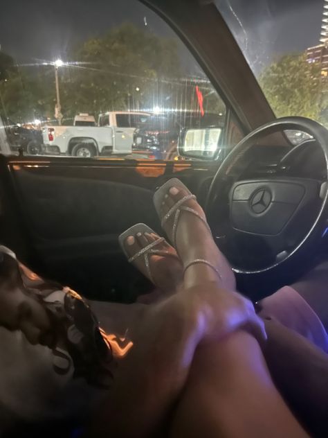 #toronto #couple #couplegoals #cbtower #benz Break From Toronto Aesthetic, Break From Toronto, Toronto Couple, Toronto Aesthetic, 2024 Manifestations, Couple Aesthetic, Mood Pics, Couple Goals, Toronto