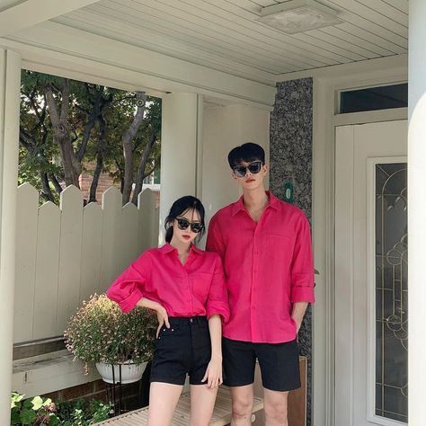 Twin Couples Outfits, Couples Pink Outfits, Pink Couples Outfit, Couple Pink Outfits, Twinning Outfits Couple, Couple Outfits Matching Relationship Goals, Couple Outfits Matching Summer, Pink Couple Outfit, Matching Couple Outfits Korean