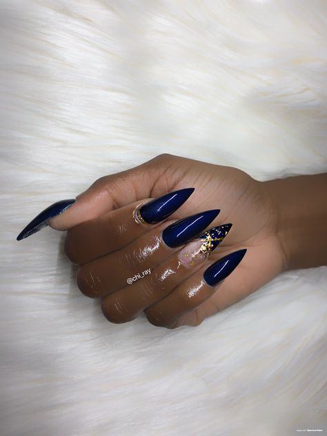 Midnight Blue And Gold Nails, Russian Navy Nails, Gold And Navy Nails, Navy Nails With Gold, Navy Gold Nails, Navy Nails Acrylic, Dark Blue And Gold Nails, Navy Blue And Gold Nails, Navy And Gold Nails