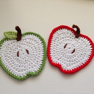 Crochet Apple Coasters Free Pattern, Apple Crochet Coaster, Crochet Apple Slice, Crochet Apples Free Patterns, Apple Knitting Pattern, Crochet Apple Applique, Apple Coaster Crochet Pattern, Crochet Apple Coaster, Crochet Apple Free Pattern