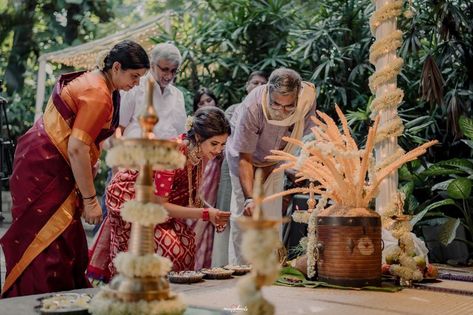 ⁣Bangalore Malayali Intimate & Minimalist Wedding - Amrita and Varun Malayalee Wedding, Malayali Wedding, Mehndi Decor, Indian Wedding Planning, Wedding Register, Wedding Planning Websites, Top Photographers, Destination Wedding Venues, Wedding Card Design