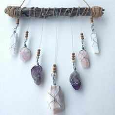 Atrapasueños Diy, Crystal Mobile, Witchy Crafts, Crystal Crafts, Wind Chime, Healing Quotes, Boho Bedroom, Crystals And Gemstones, Boho Decor