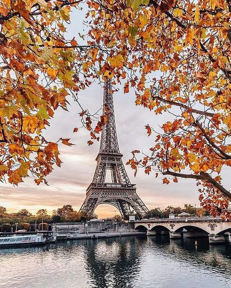 paris, autumn, and fall image Aloita Resort, Torre Eiffel Paris, Paris In Autumn, Beautiful France, Paris Wallpaper, Beautiful Paris, Paris Love, Louvre Paris, Paris Photo