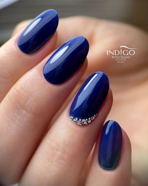 Blue And Silver Nails Ideas, Dark Blue Nails Almond, White And Silver Aesthetic, Silver Nails Ideas, Dark Acrylic Nails, Blue And Silver Nails, Silver Aesthetic, Dark Nail, Dark Blue Nails