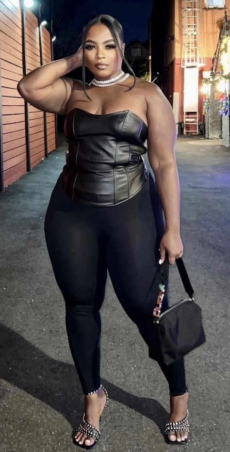 Plus Size Baddies, Curvy Casual Outfits, Plus Size Baddie, Plus Size Baddie Outfits, Look Plus Size, Woman In Black, Classy Casual Outfits, Cute Swag Outfits, Curvy Girl Fashion