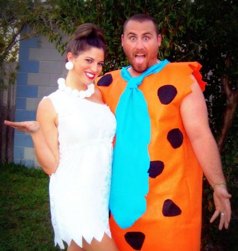 Cheap & Easy Last Minute DIY Halloween Couples Costumes Fred Flinstone Costume, Wilma Flintstone Costume, Fred Flintstone Costume, Diy Halloween Couples, Flintstone Costume, Flintstones Halloween Costumes, Fred And Wilma Flintstone, Diy Adult Halloween Costumes, Flintstones Costume