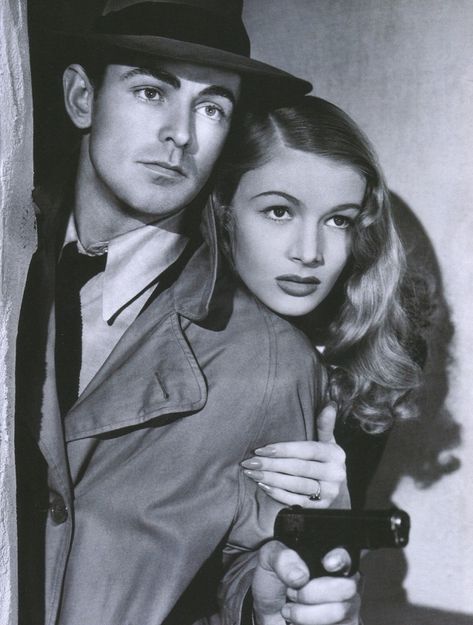 Veronica Lake and Alan Ladd in This Gun For Hire (1942) The Veronicas, Noir Movie, Lana Turner, Veronica Lake, Classic Movie Stars, Marlene Dietrich, Rita Hayworth, Actrices Hollywood, Joan Crawford