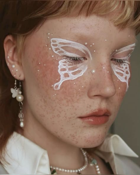 Hot Makeup Looks, Artsy Makeup, Butterfly Makeup, Funky Makeup, My Butterfly, Hot Makeup, Fairy Makeup, Dope Makeup, White Wings