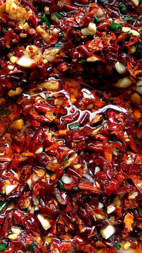 Fresh Chili Oil Recipe, Chinese Hot Chili Oil Recipe, Vietnamese Chili Oil, Homemade Chili Oil Recipe, Dried Red Chili Peppers Recipes, Chili Oil Recipe Chinese, Hot Chili Oil Noodles, Red Chili Pepper Recipes, How To Make Chili Oil