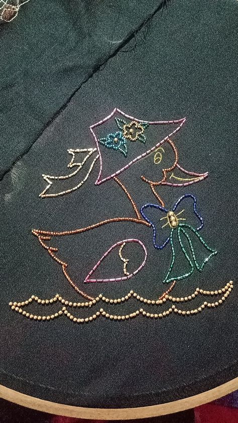 Beats Work Embroidery Design, Sugar Beads Work Design, Sugar Beads Aari Work Design, Sugar Beads Embroidery Designs, Aari Drawing, Aari Work Designs Pattern Hand Embroidery, Drawing Patterns, Sugar Beads, Hand Work Design