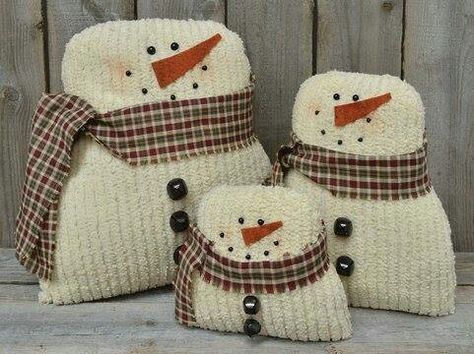 Chenille Snowman, Chenille Crafts, Wooden Snowmen, Christmas Sewing Projects, Christmas Pillows, Primitive Crafts, Snowman Crafts, Primitive Christmas, Christmas Sewing