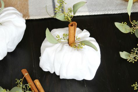 Pumpkin Napkin Folding, Napkin Pumpkins, Thanksgiving Place Settings, Towel Folds, Thanksgiving Napkin Folds, Pumpkin Napkin, Napkin Folding Tutorial, Place Settings Thanksgiving, Thanksgiving 2023