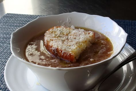 Carabaccia (Tuscan Onion Soup) Italian Fish Stew, Soup French Onion, Chef John Recipes, Tuscan Bean Soup, Avgolemono Soup, Bread Toppings, Sausage Stew, Soups And Chilis, Tuscan Recipes